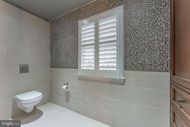 300 BELL CT, Exton, PA 19341