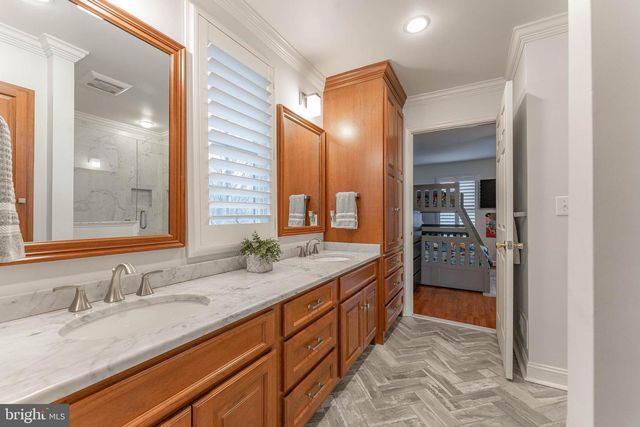 300 BELL CT, Exton, PA 19341