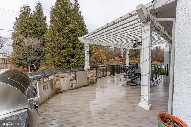 300 BELL CT, Exton, PA 19341