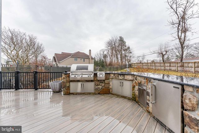 300 BELL CT, Exton, PA 19341