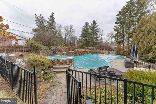 300 BELL CT, Exton, PA 19341