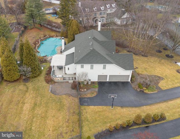 300 BELL CT, Exton, PA 19341