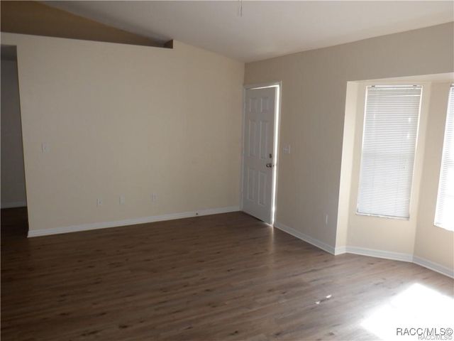 2981 W Gifford Lane, Citrus Springs, FL 34433