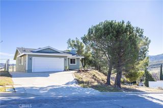 42614 Cabin Dr, Lake Hughes, CA 93532