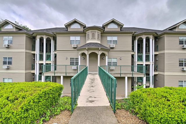 813 Holiday Ridge H2, Branson, MO 65616