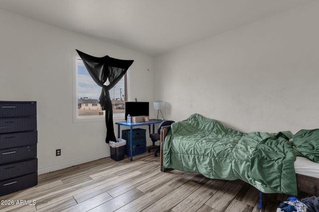 1101 E MCKELLIPS Road, Tempe, AZ 85288