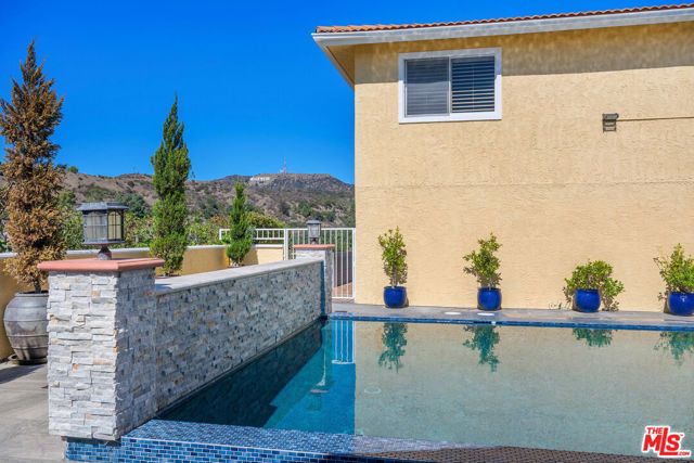 2315 N Hobart Boulevard, Los Angeles, CA 90027