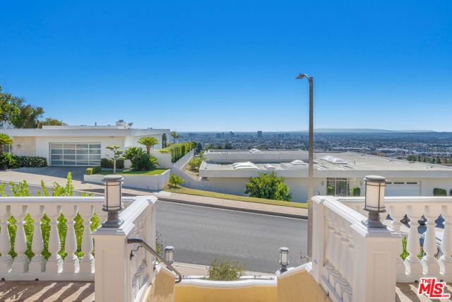 2315 N Hobart Boulevard, Los Angeles, CA 90027