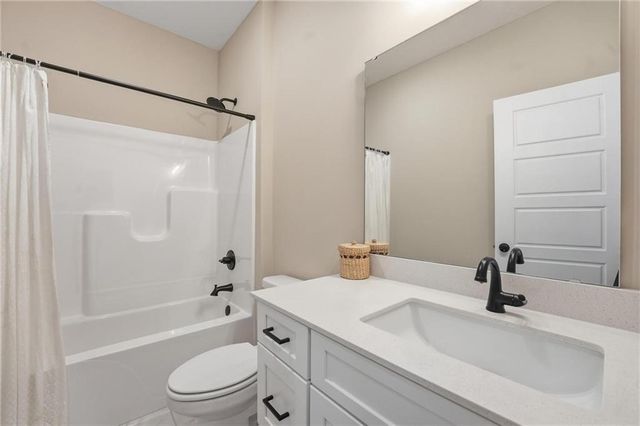 300 SW Amara Drive, Blue Springs, MO 64064
