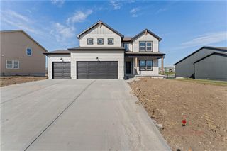 300 SW Amara Drive, Blue Springs, MO 64064