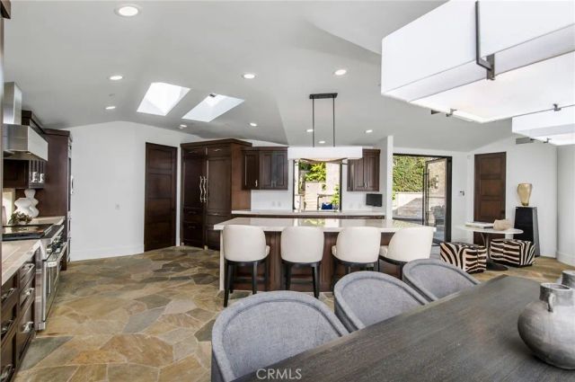 26 S La Senda Drive, Laguna Beach, CA 92651