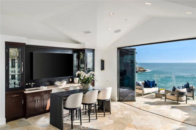 26 S La Senda Drive, Laguna Beach, CA 92651