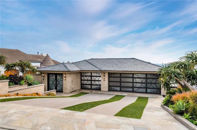 26 S La Senda Drive, Laguna Beach, CA 92651