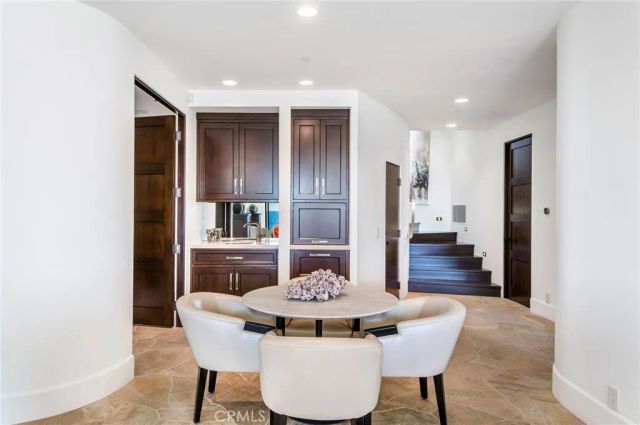 26 S La Senda Drive, Laguna Beach, CA 92651