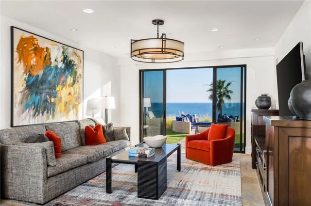 26 S La Senda Drive, Laguna Beach, CA 92651