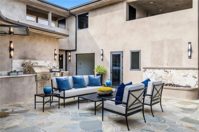 26 S La Senda Drive, Laguna Beach, CA 92651