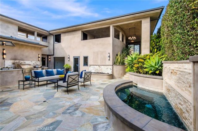 26 S La Senda Drive, Laguna Beach, CA 92651