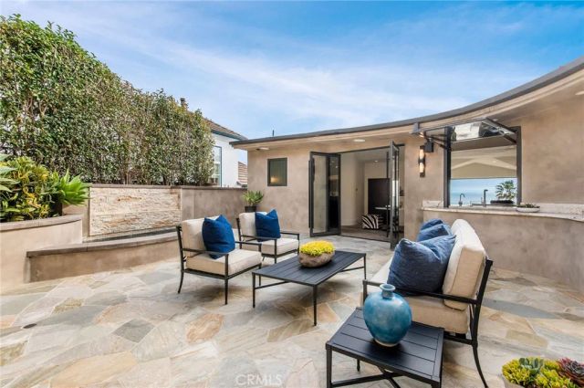 26 S La Senda Drive, Laguna Beach, CA 92651