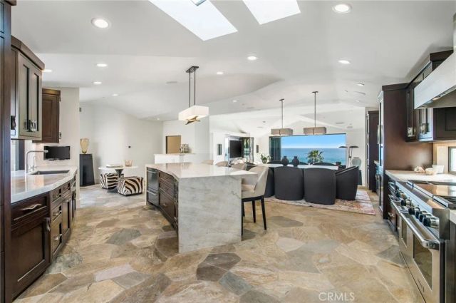 26 S La Senda Drive, Laguna Beach, CA 92651