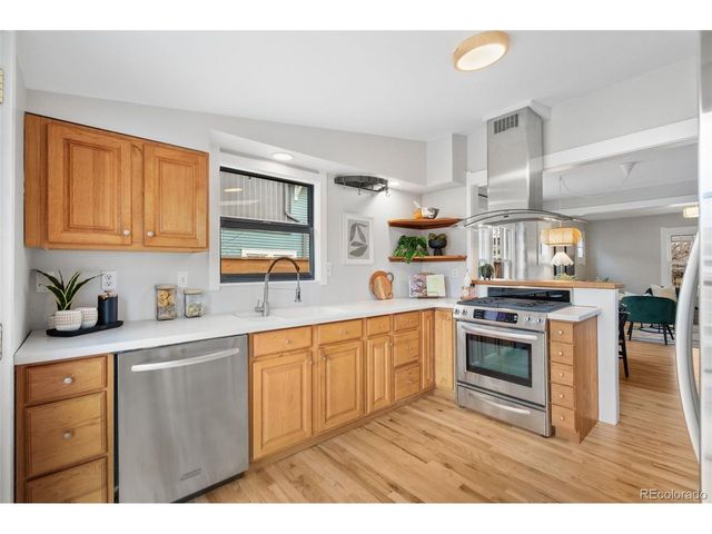 2200 S Corona St, Denver, CO 80210