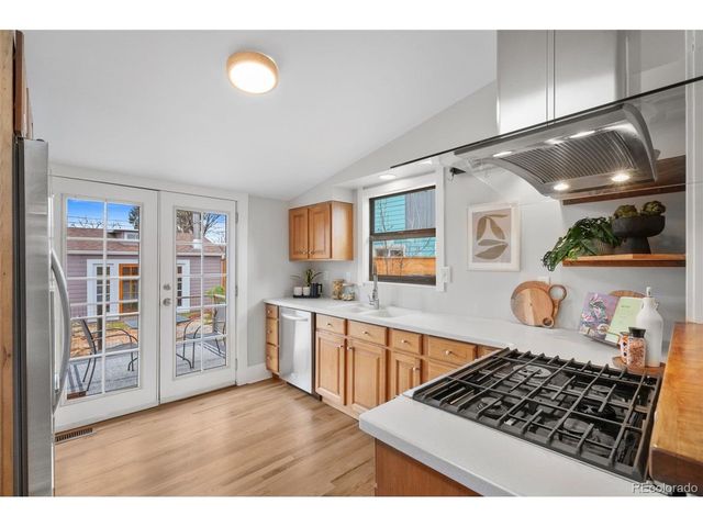 2200 S Corona St, Denver, CO 80210
