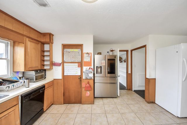 100 N Mattson Street, West Columbia, TX 77486