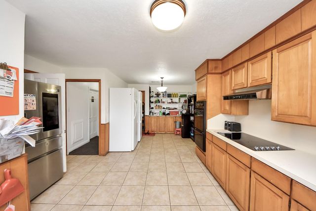 100 N Mattson Street, West Columbia, TX 77486