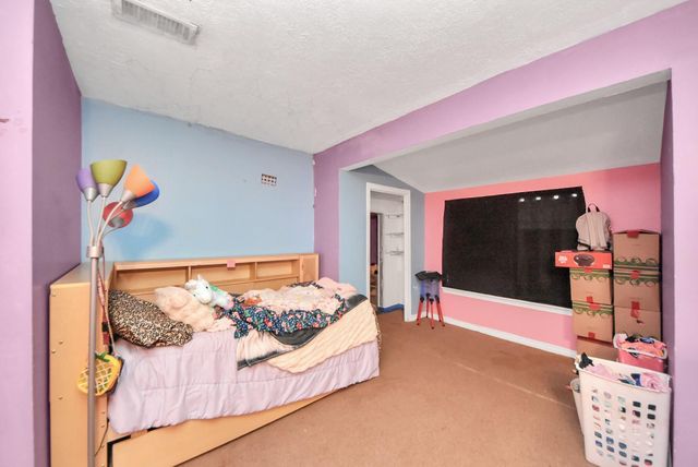 100 N Mattson Street, West Columbia, TX 77486