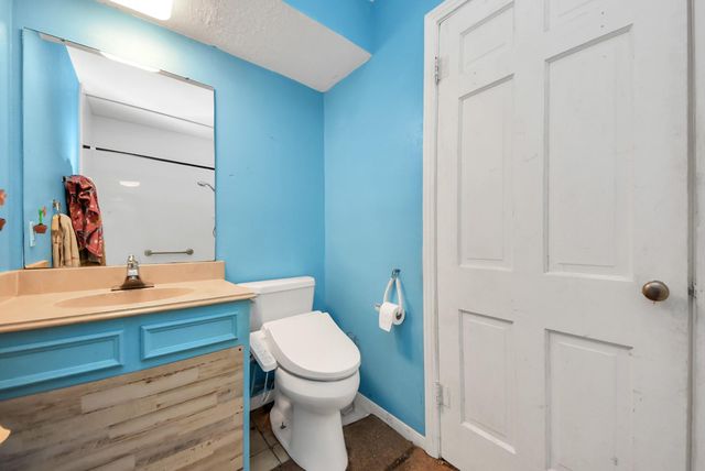 100 N Mattson Street, West Columbia, TX 77486