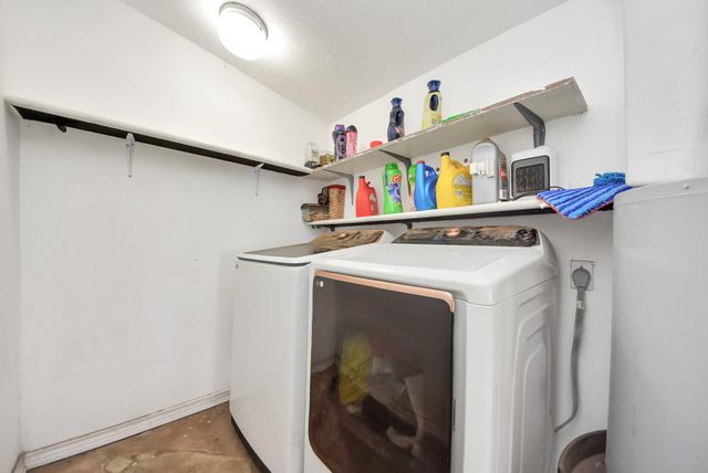 100 N Mattson Street, West Columbia, TX 77486