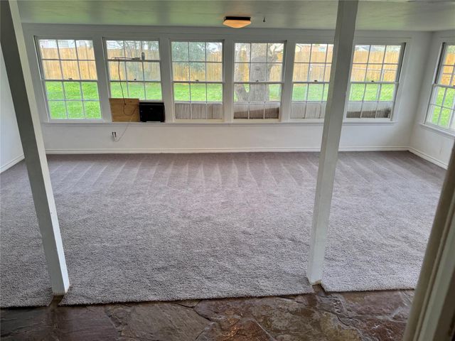 100 N Mattson Street, West Columbia, TX 77486