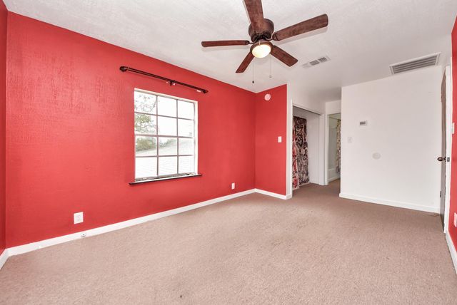 100 N Mattson Street, West Columbia, TX 77486