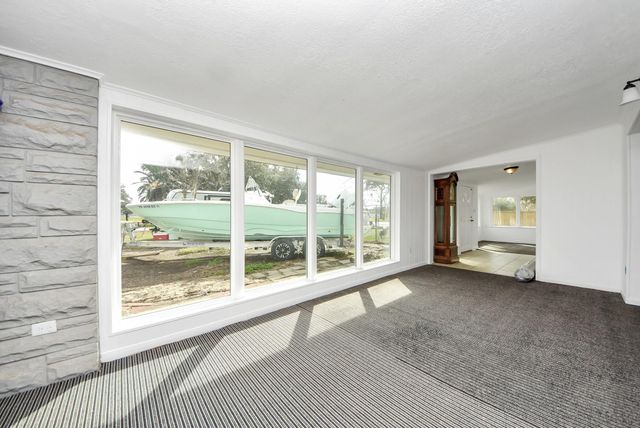 100 N Mattson Street, West Columbia, TX 77486