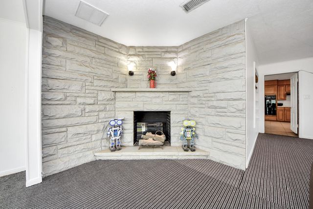 100 N Mattson Street, West Columbia, TX 77486