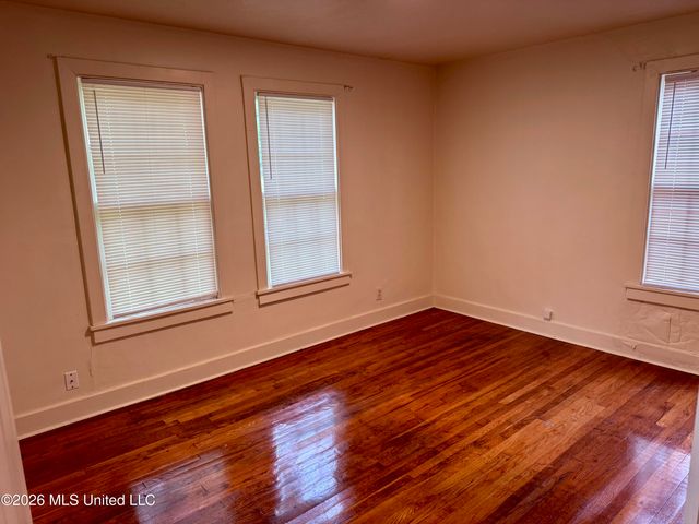 528 Woodbury Road, Jackson, MS 39206