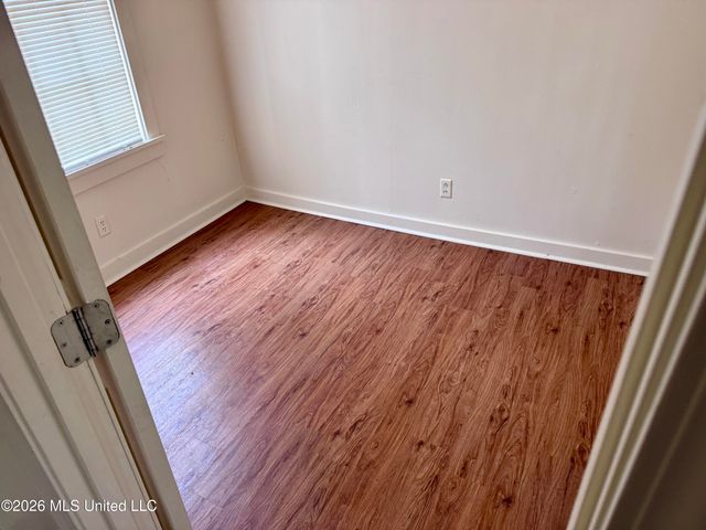528 Woodbury Road, Jackson, MS 39206