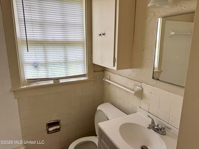 528 Woodbury Road, Jackson, MS 39206