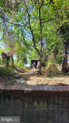 5220 CLAY ST NE, Washington, DC 20019