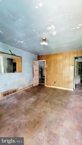 5220 CLAY ST NE, Washington, DC 20019