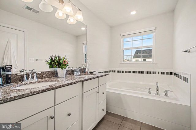 2102 HAYS ST, Fredericksburg, VA 22401