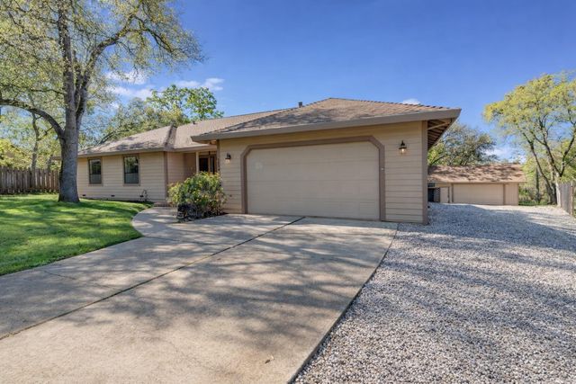 1874 Sweetwater Ct, Cool, CA 95614