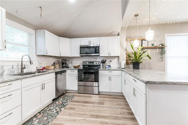 6033 Edith Avenue, Kansas City, KS 66104