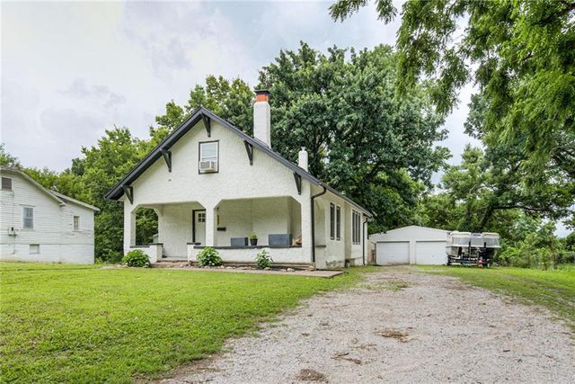 6033 Edith Avenue, Kansas City, KS 66104