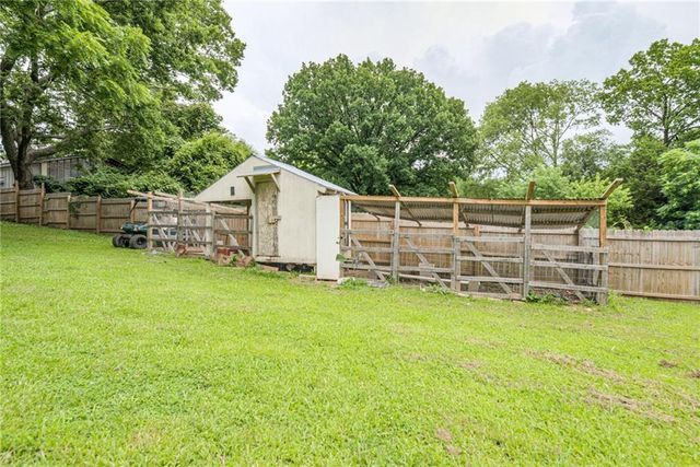 6033 Edith Avenue, Kansas City, KS 66104