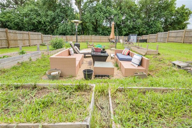 6033 Edith Avenue, Kansas City, KS 66104