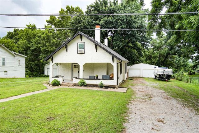 6033 Edith Avenue, Kansas City, KS 66104