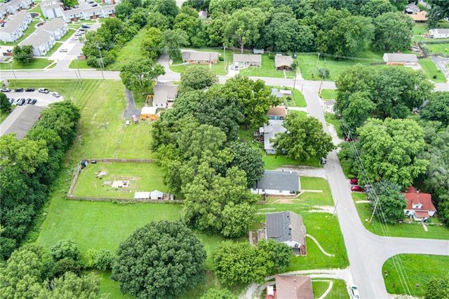 6033 Edith Avenue, Kansas City, KS 66104