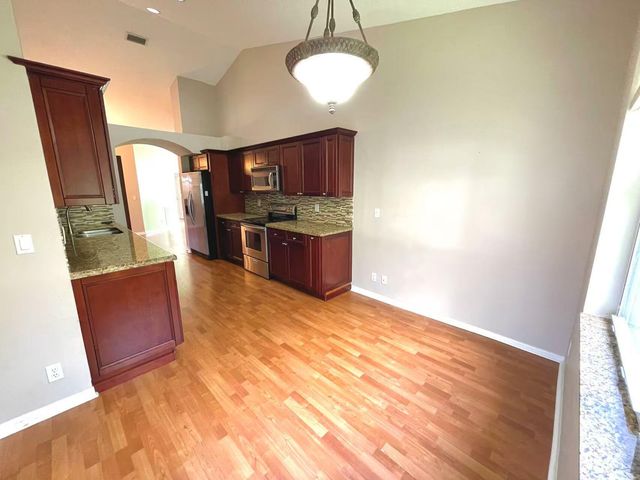 8550 Vía Romana 2, Boca Raton, FL 33496