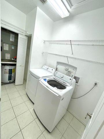 8550 Vía Romana 2, Boca Raton, FL 33496
