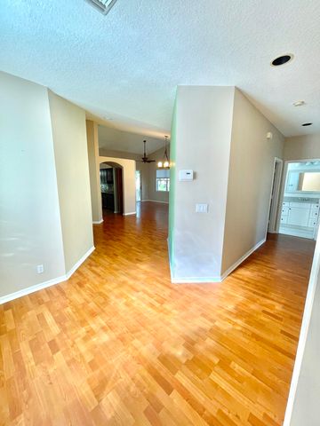 8550 Vía Romana 2, Boca Raton, FL 33496